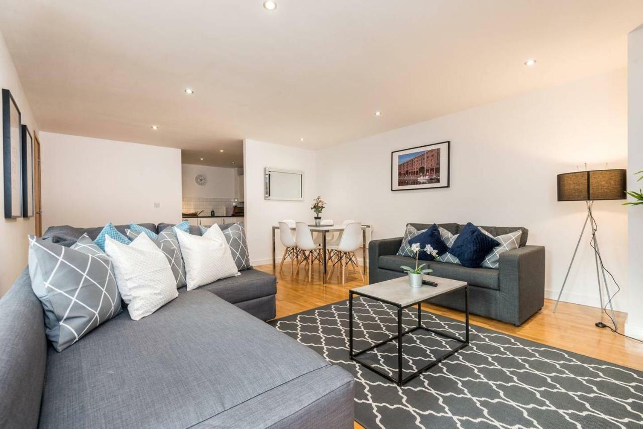 Apartment Stylish Central - Sleeps 8!