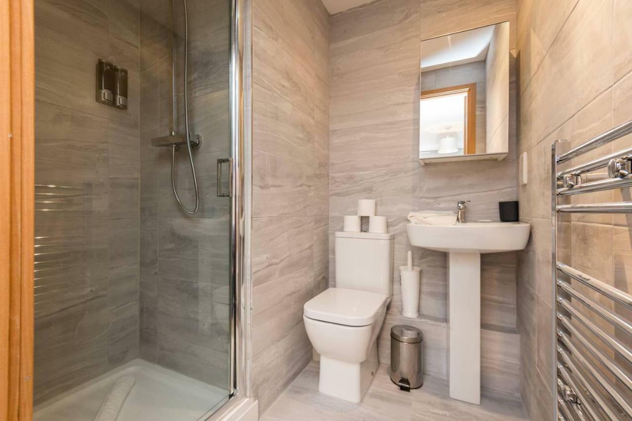 Stylish Central - Sleeps 8! * Liverpool